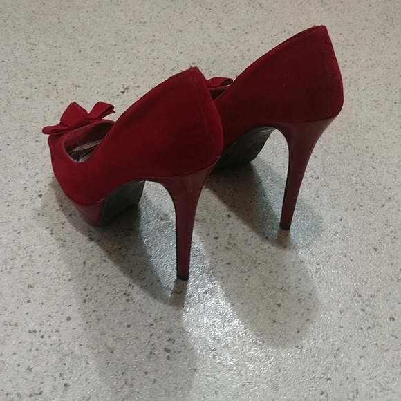 Heels - Picture 2 of 4
